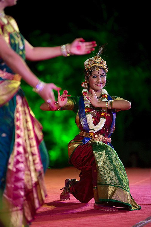 Anvesha Venkat Raman (Mamallapuram Dance Festival 2012 - Bharatanatyam)